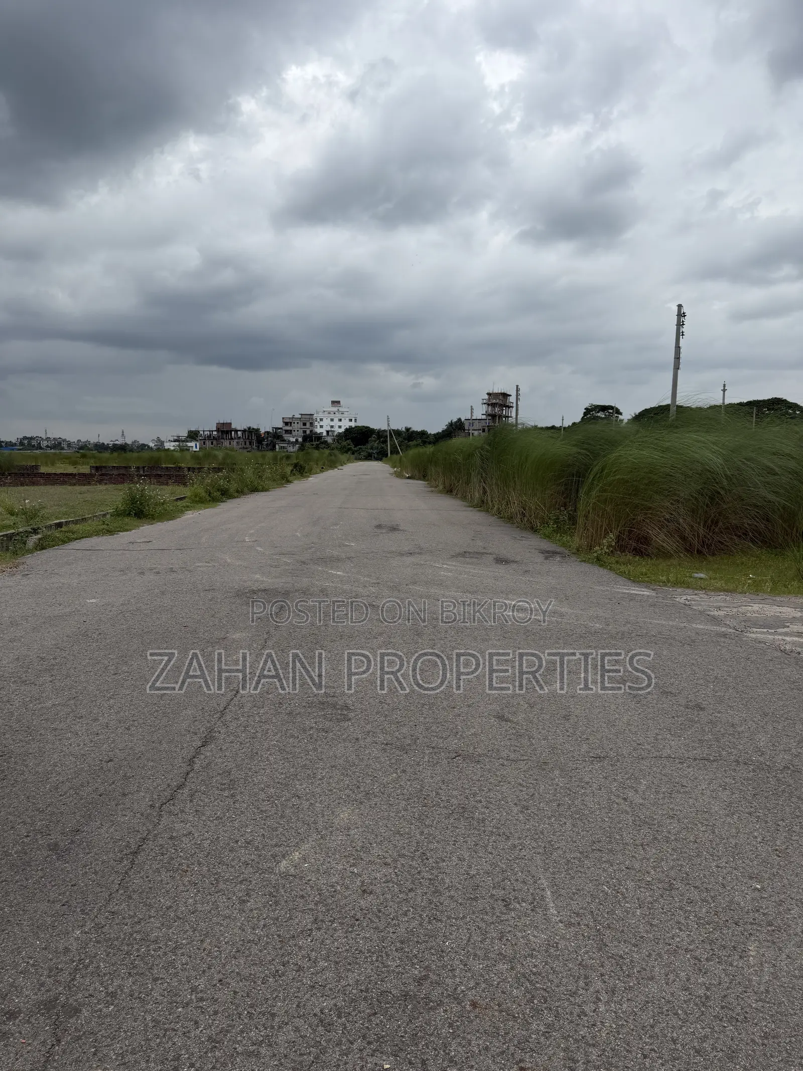 Bashundhara Residential Area 9 Katha South Face Plot For Sale in Basundhara