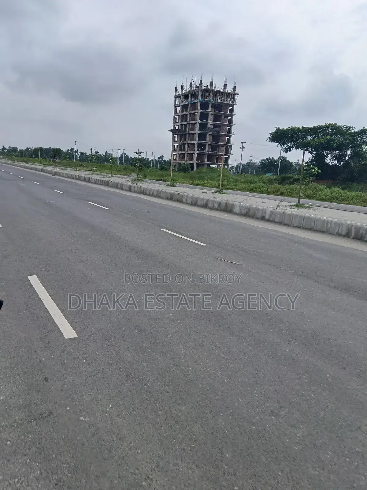 Block-P, 40 Katha, North+South+Lake Road Size 40/25+200 Feet Lake in Basundhara