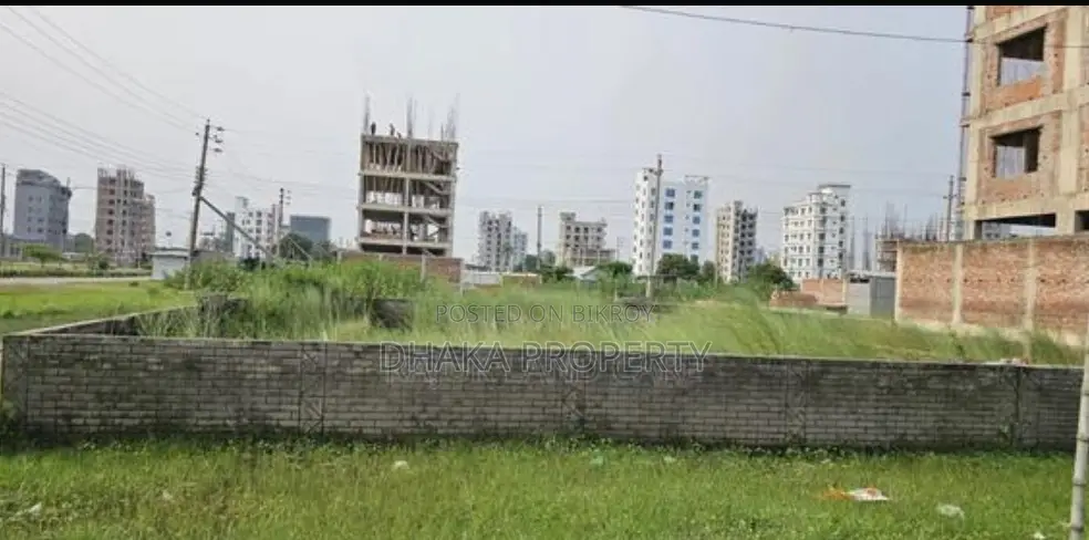30-foot Road 3 Katha Park South at Sector-17/H1 in Uttara