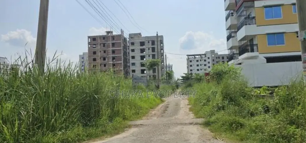 30-foot Road 3 Katha Park South at Sector-17/H1 in Uttara