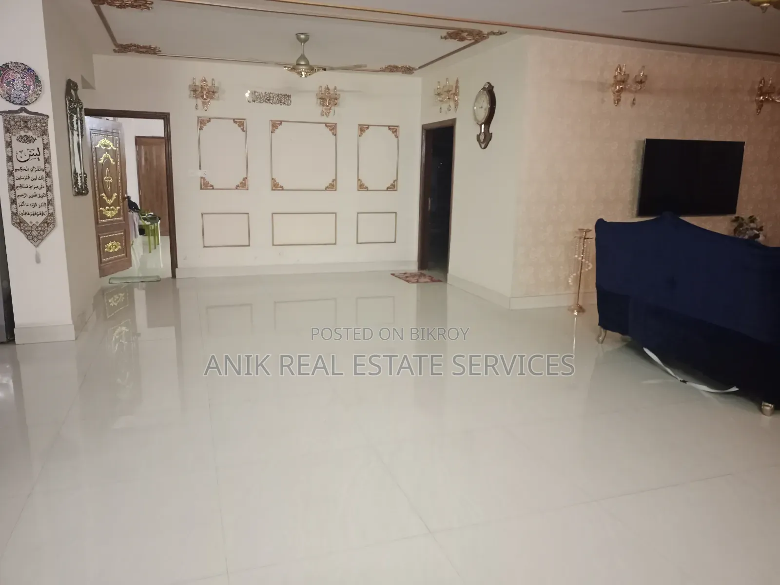 Commercial 3500 SQFT Office Gym Daycare Rent Corner Banani in Banani