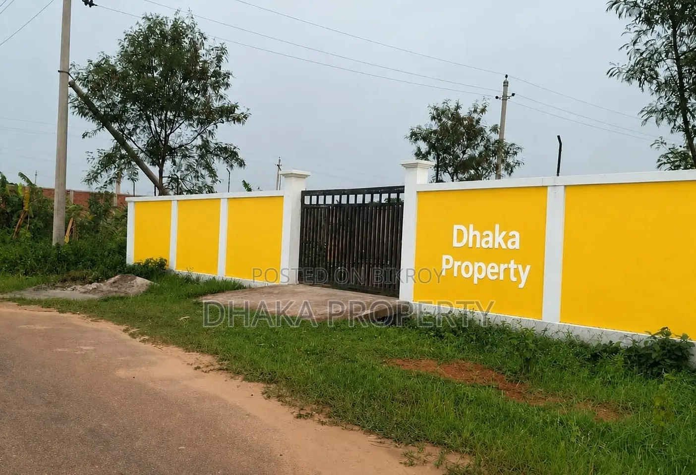 Nearby 300ft 5 Katha Park South at Sector-14 in Purbachal