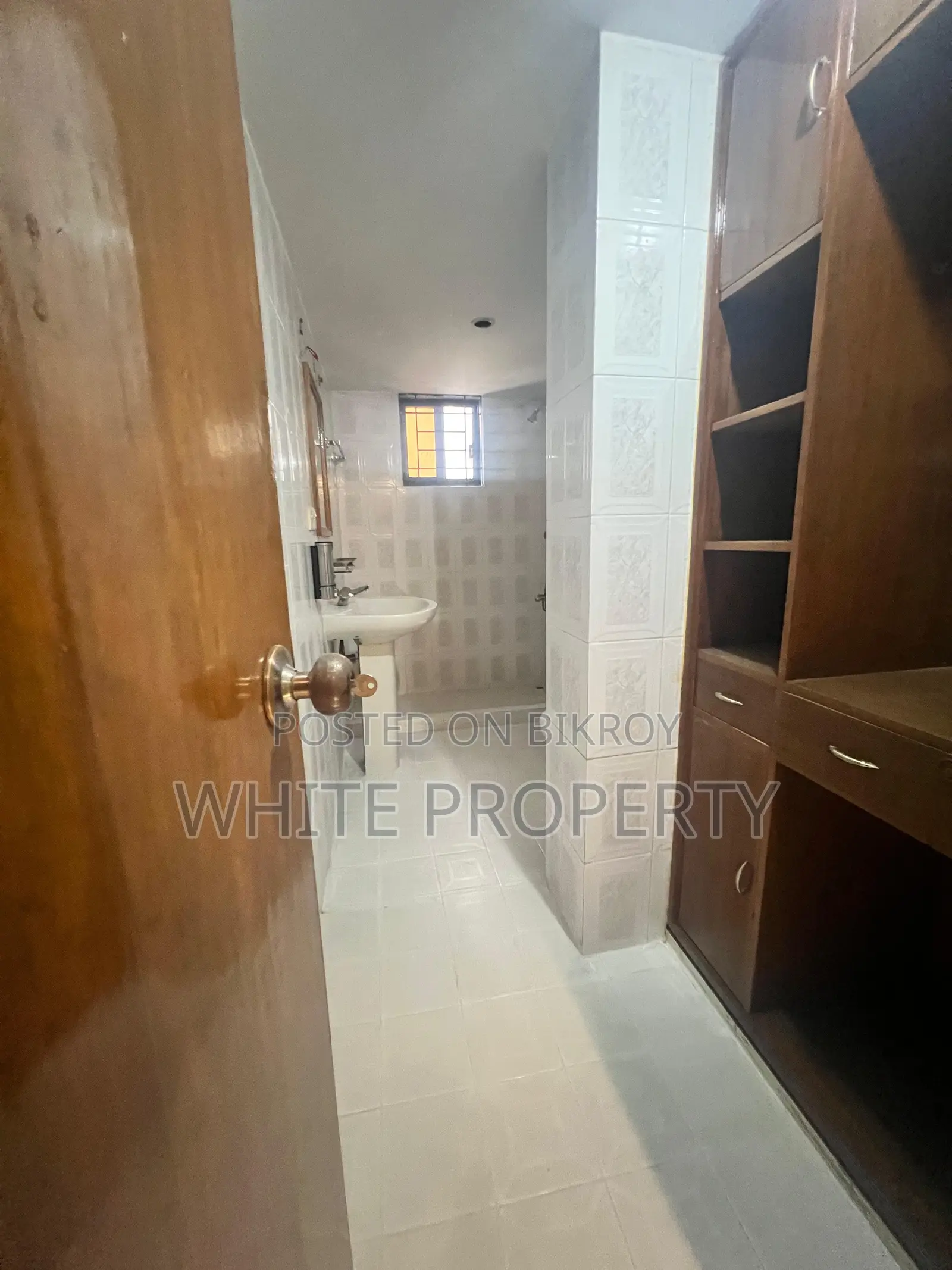 3 Bedroom Apartment in White Property, Gulshan for Sale in Gulshan