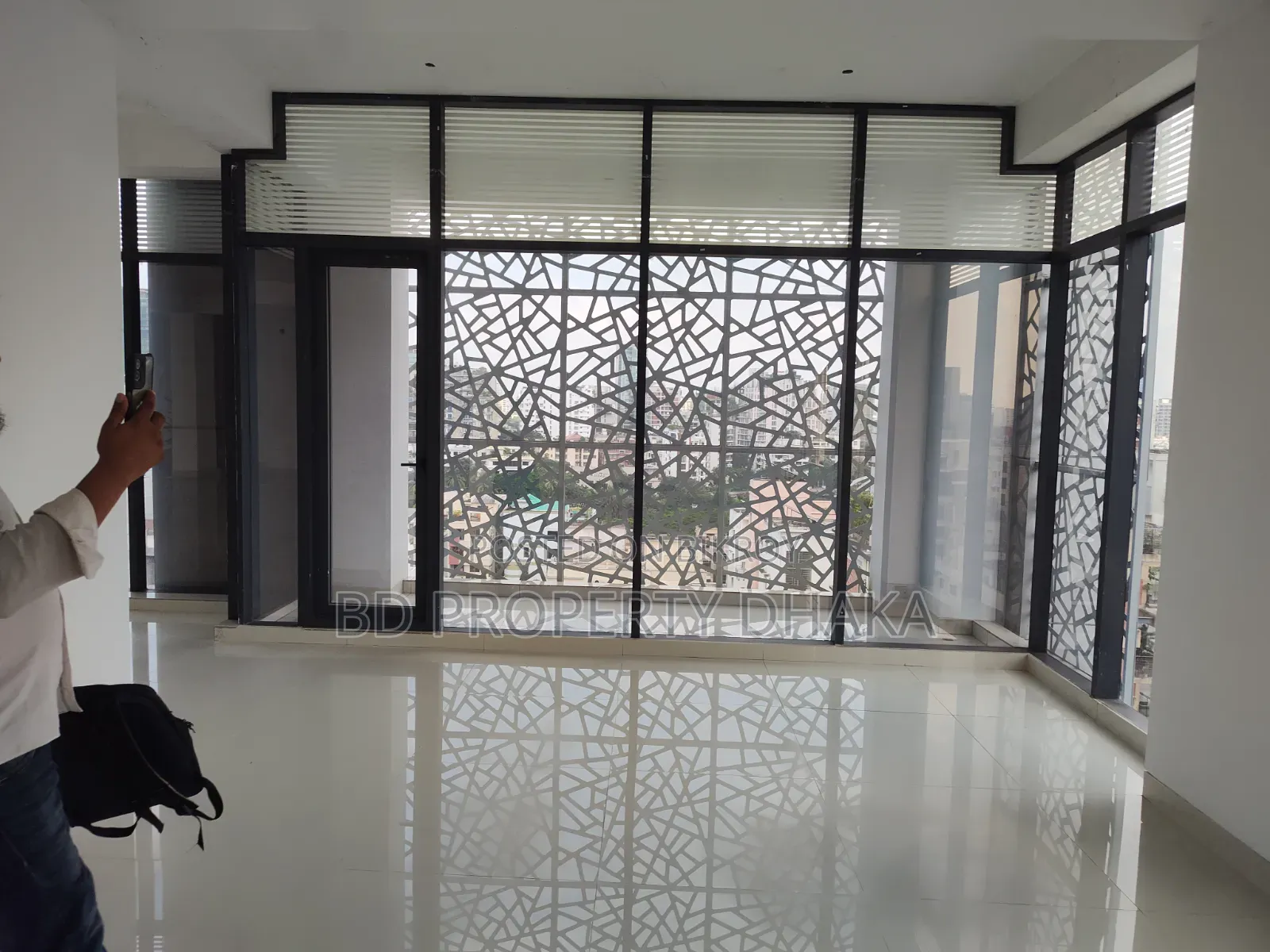 3100 SQFT Modern Commercial Property Rent in Banani in Banani