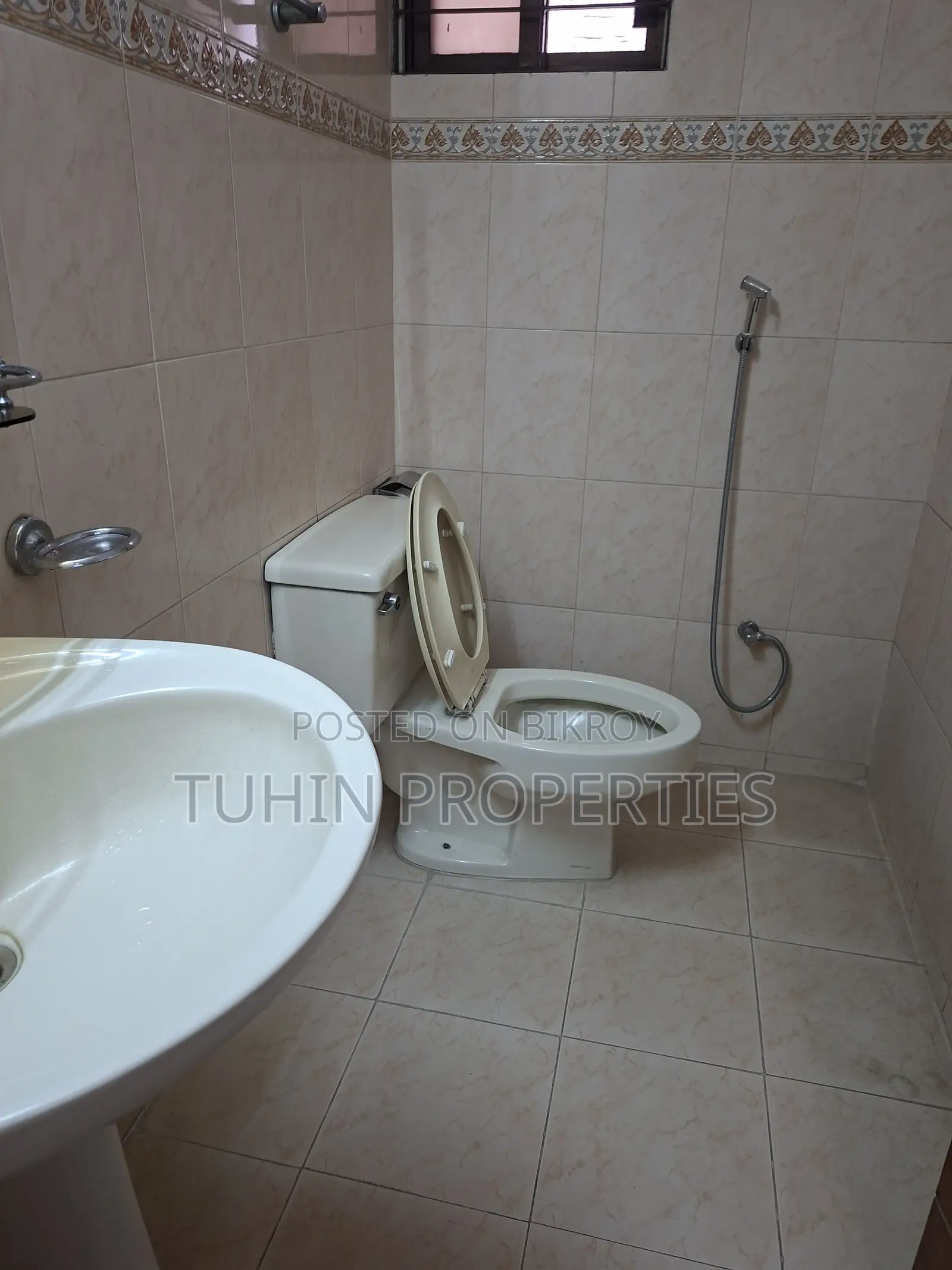 Furnished 3-Bedroom Apartment in Banani for Sale in Banani