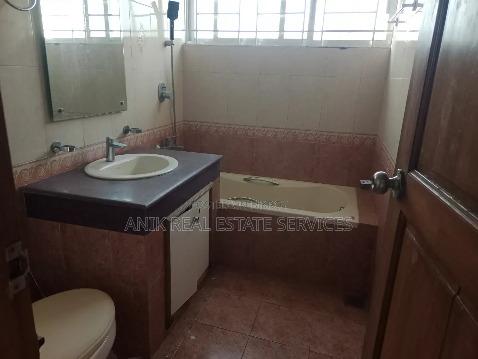 3bdrm Apartment in Anik Real Estate, Gulshan for rent in Gulshan