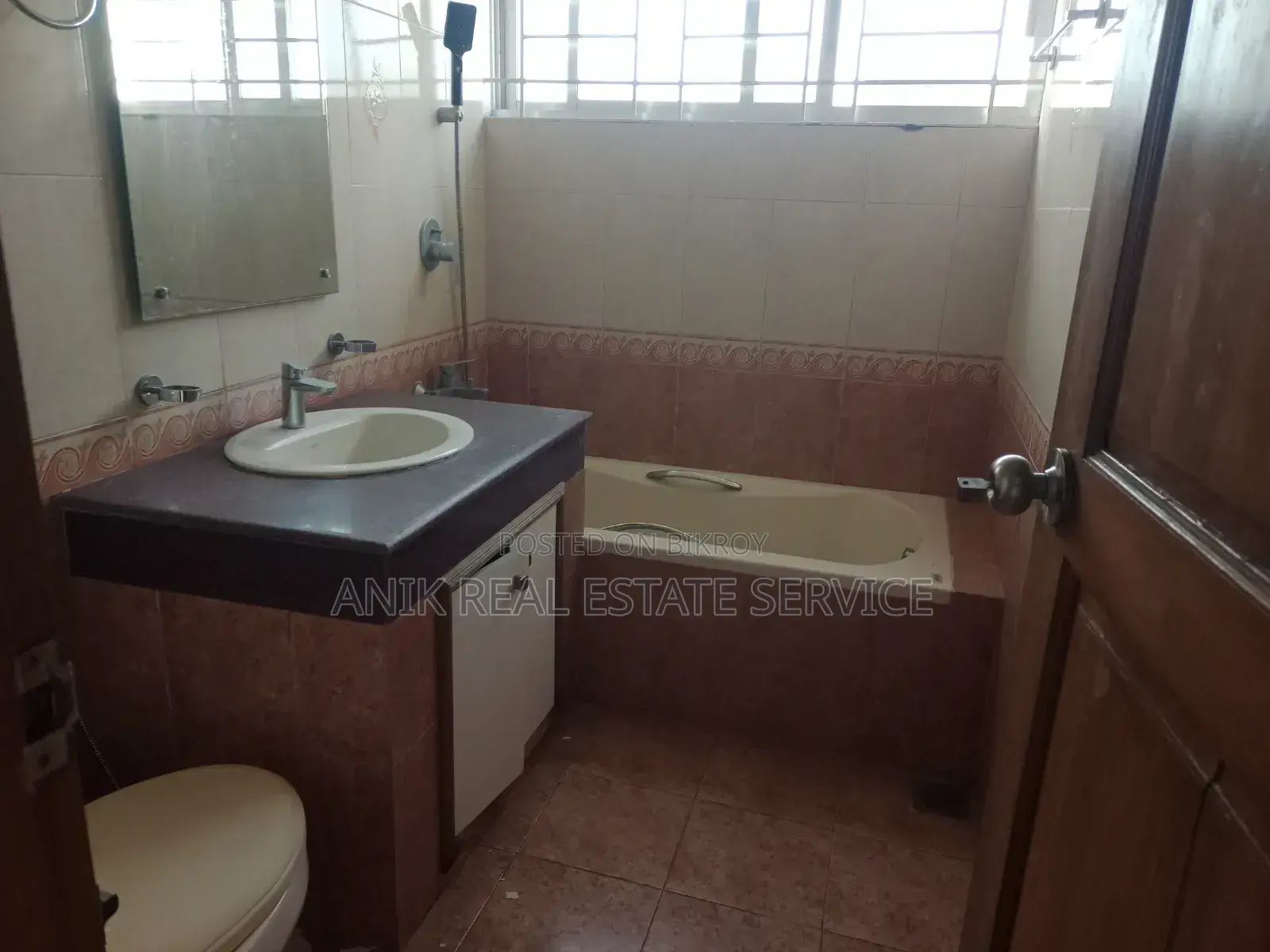 3bdrm Apartment in Anik Real Estate, Gulshan for rent in Gulshan