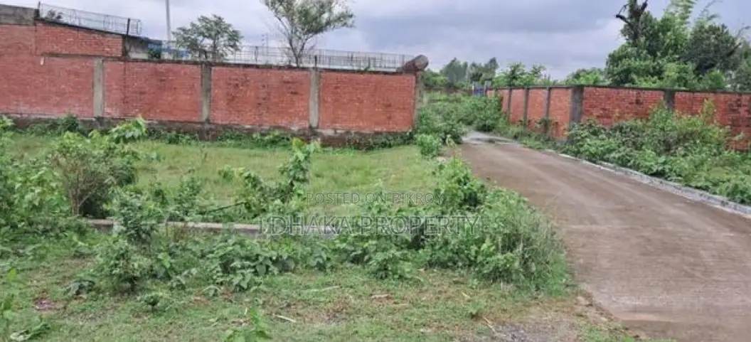 Nearby 150ft 3 Katha North at Sector-25 in Purbachal