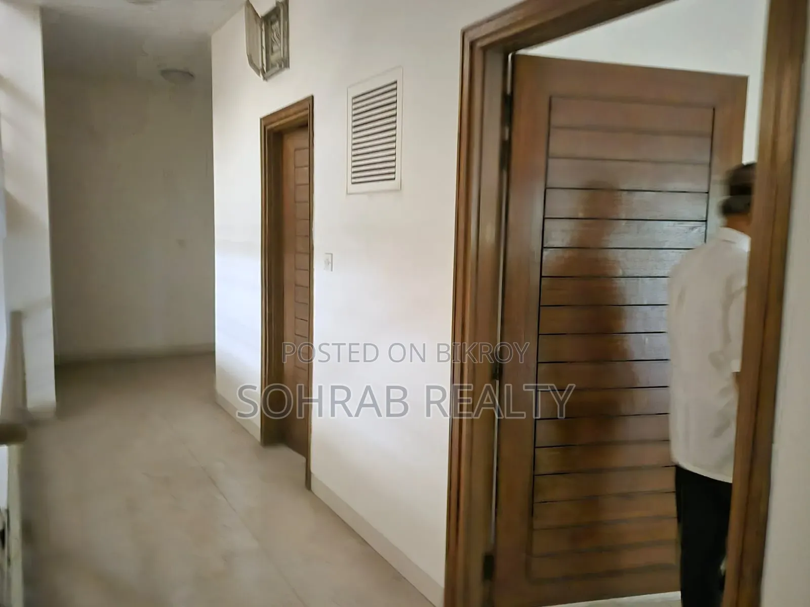 8bdrm House in Sohrab Realty, Baridhara for sale in Baridhara