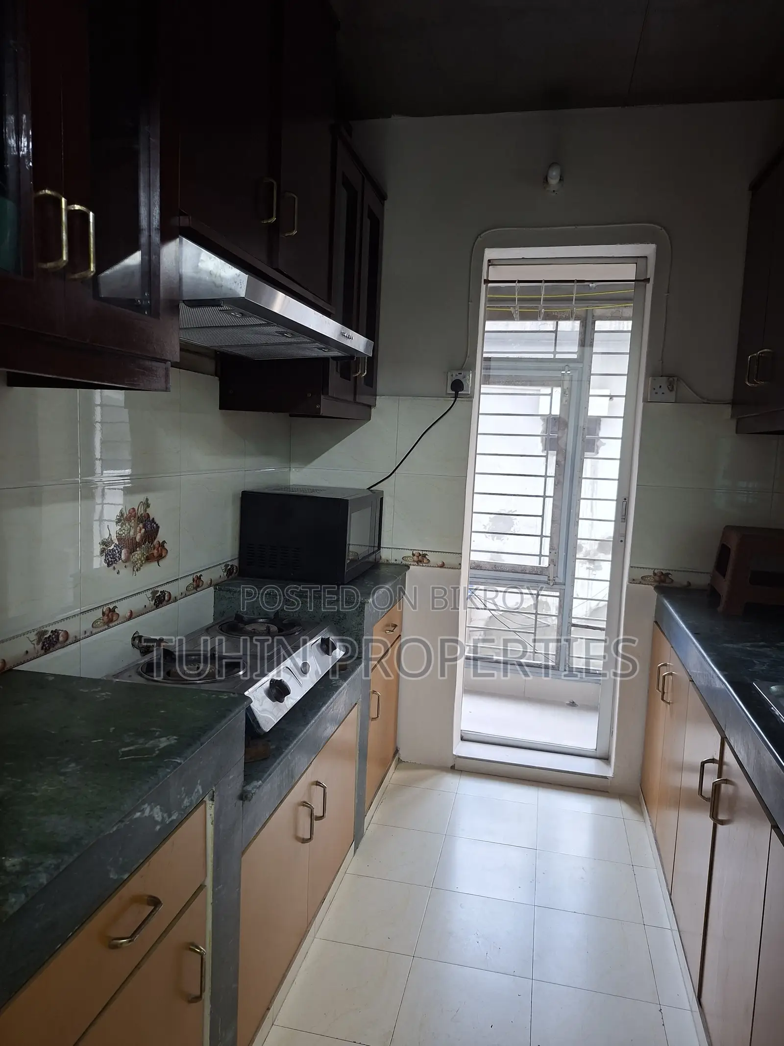 Furnished 2-Bedroom Apartment in Banani for sale in Banani