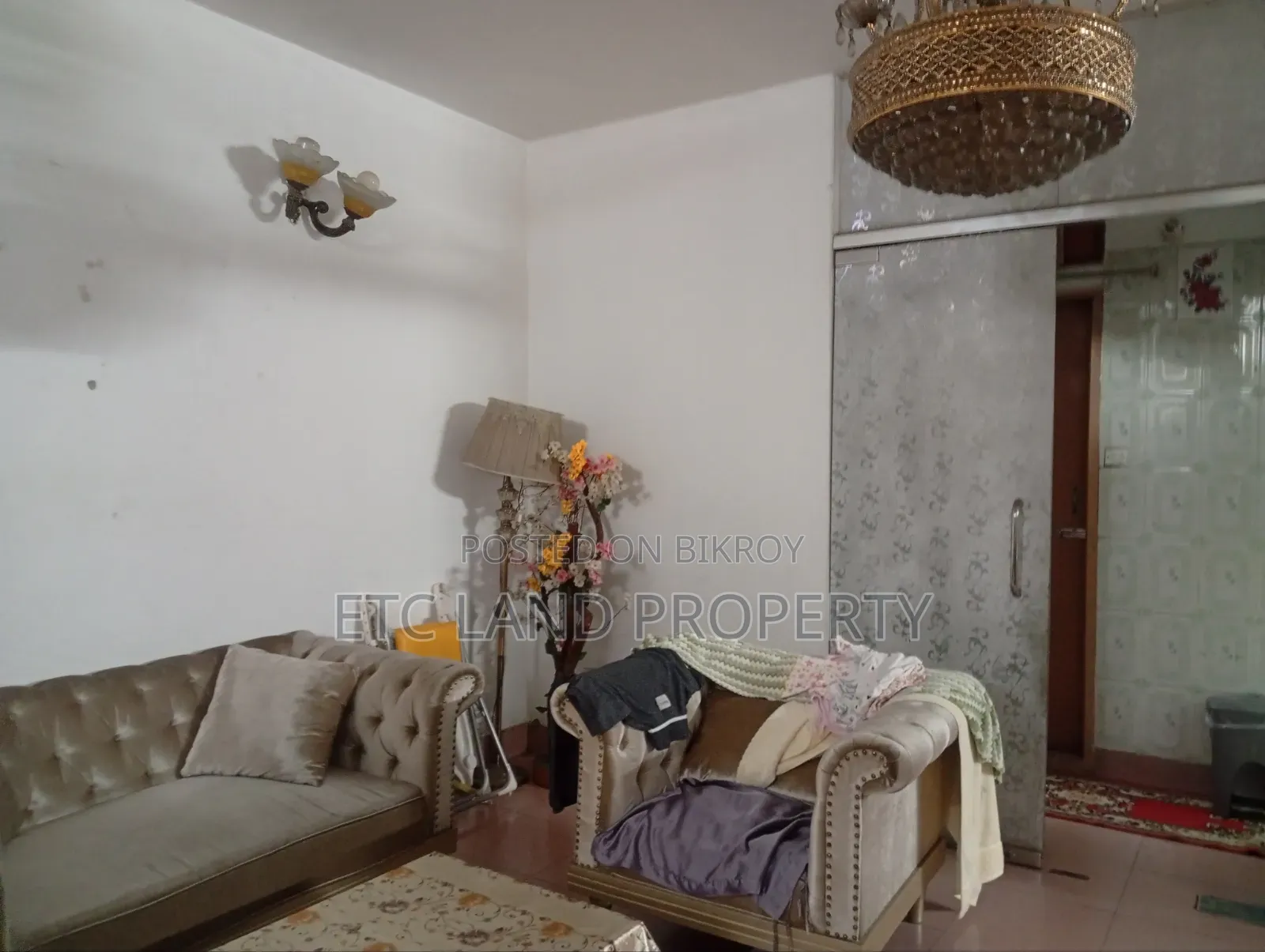 3bdrm Apartment in Larmini Street, Wari for sale in Wari