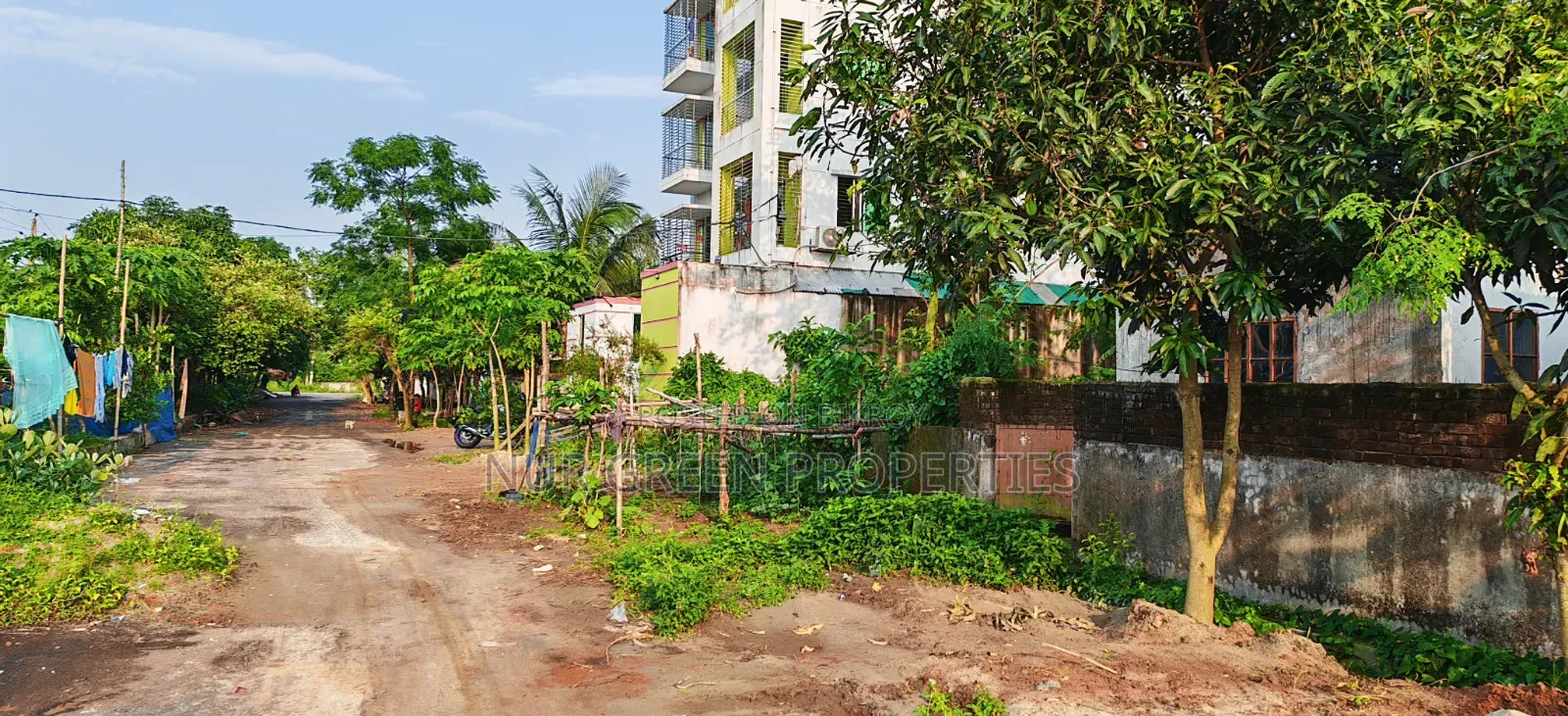 ৩ কাঠা প্লট বিক্রি করা হবে ৭৫ ফিট রোডের সাথে টিনসিট বাড়ি করা in Purbachal