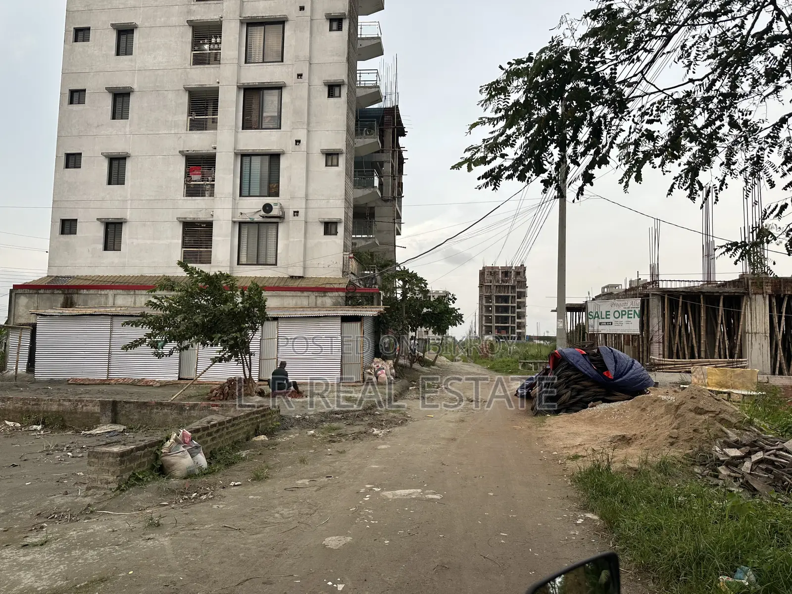 N Block,4 Katha,South Face, Urgent Sell, Bashundhara R/A in Basundhara