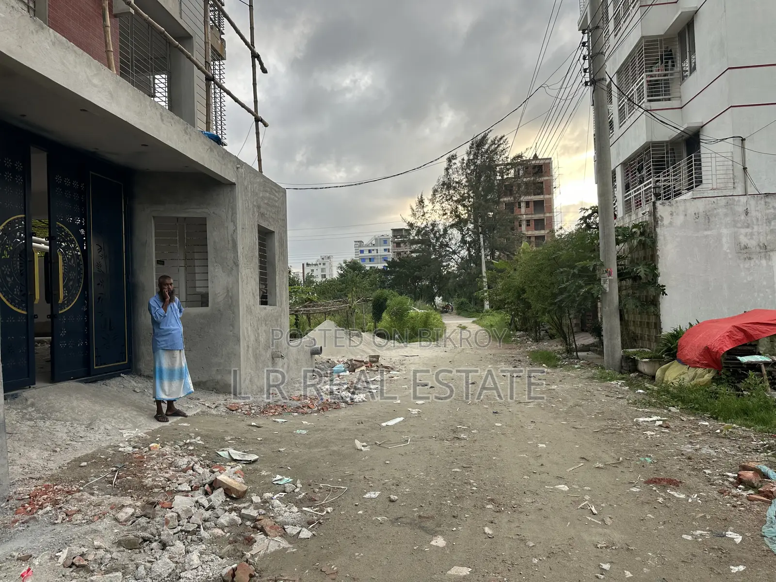 M Block, 3 Katha,South-Face,Near-300' Road,Bashundhara in Basundhara