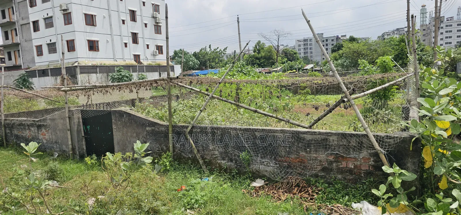সেক্টর ১৭/ বি রোড ১/ বি প্লট # উত্তর পশ্চিম কর্নার in Uttara