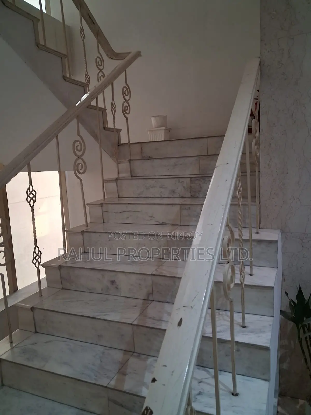 4bdrm Apartment in Basundhara for sale in Basundhara