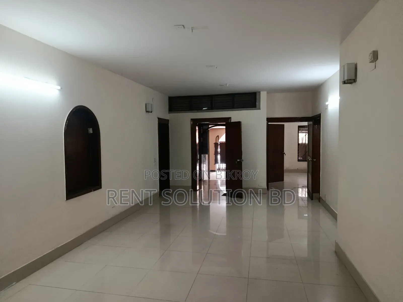 2500 SQFT Office Space Rent at Gulshan 2 in Gulshan