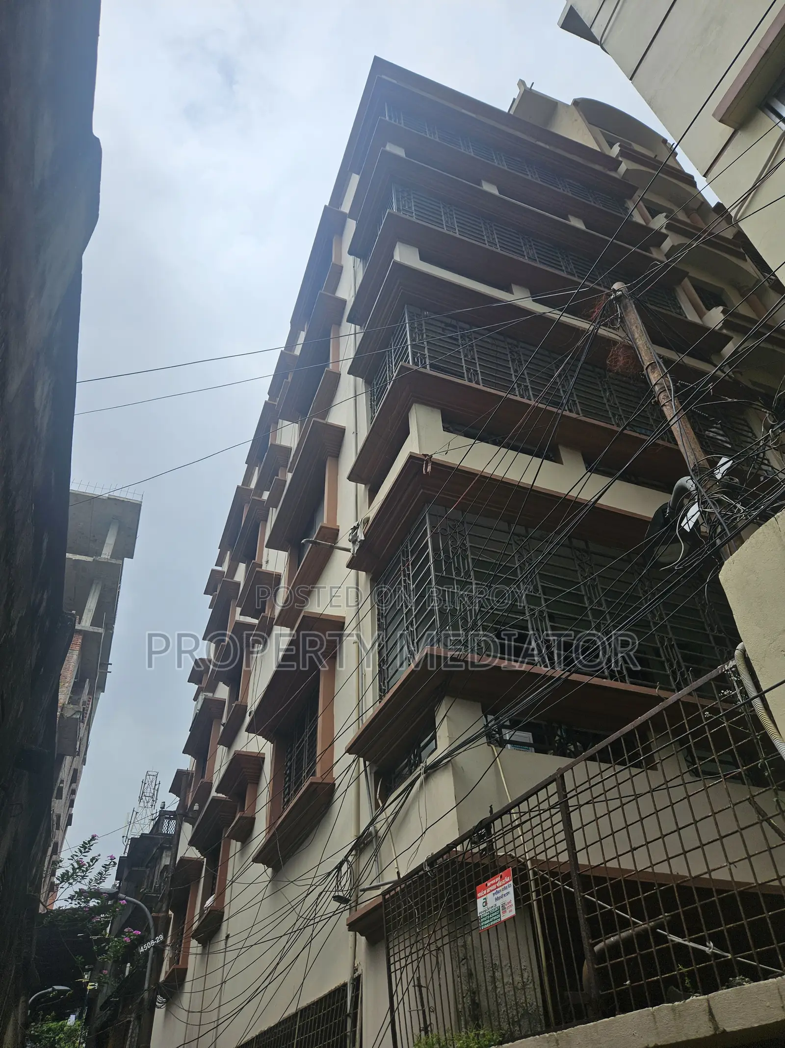 2bdrm Apartment in Denanath Sen Road, Jatrabari for sale in Jatrabari