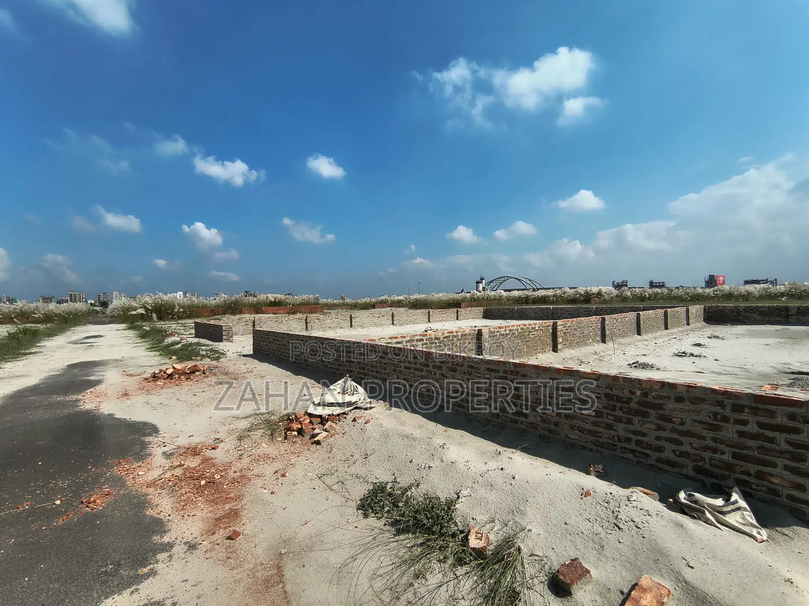 P Block 5 Katha Corner Plot Sell Hobe/ South/East Corner in Basundhara