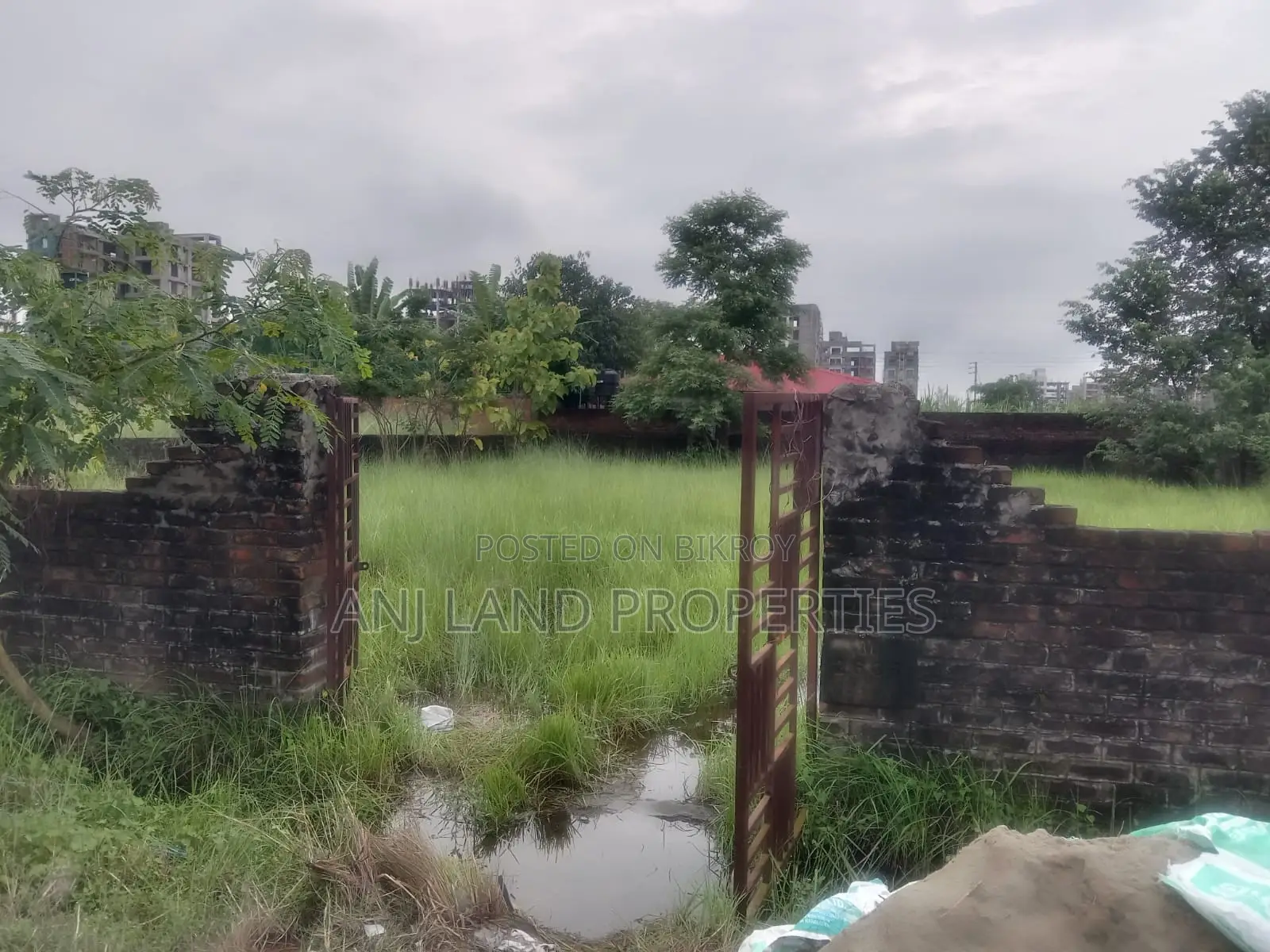 এন-ব্লকে ৯০০০ সিরিয়ালে ৩+৩=৬ কাঠা দক্ষিন মুখি প্লট বিক্রয় in Basundhara