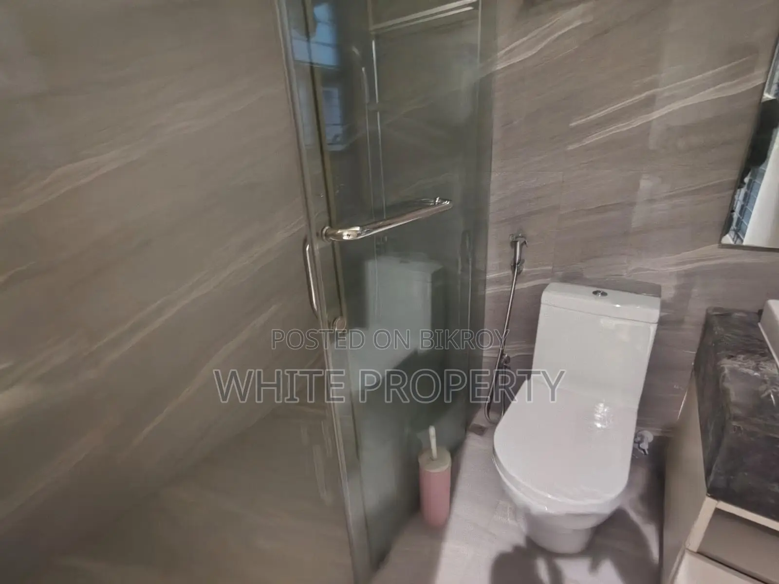 Furnished 3bdrm Apartment in White Property, Gulshan for rent in Gulshan