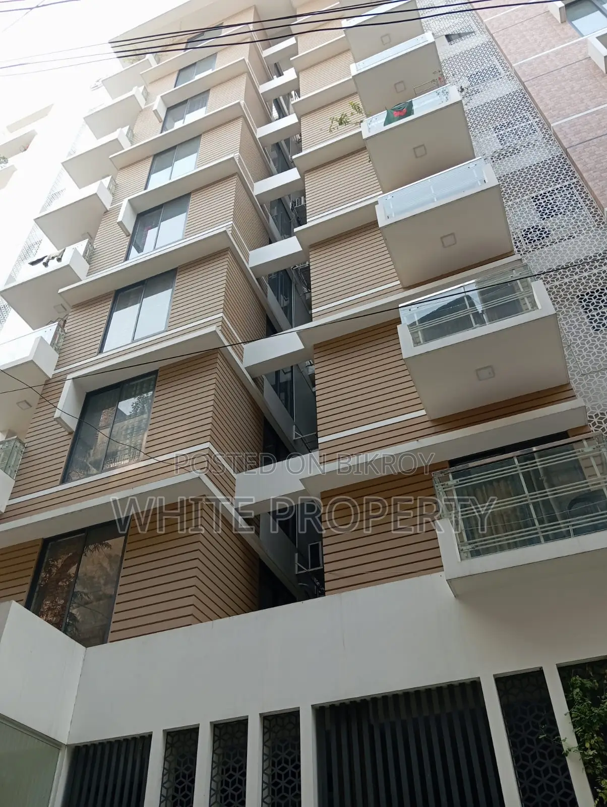 Farmgate, Indira Road: Almost New Apartment for Sale in Farmgate