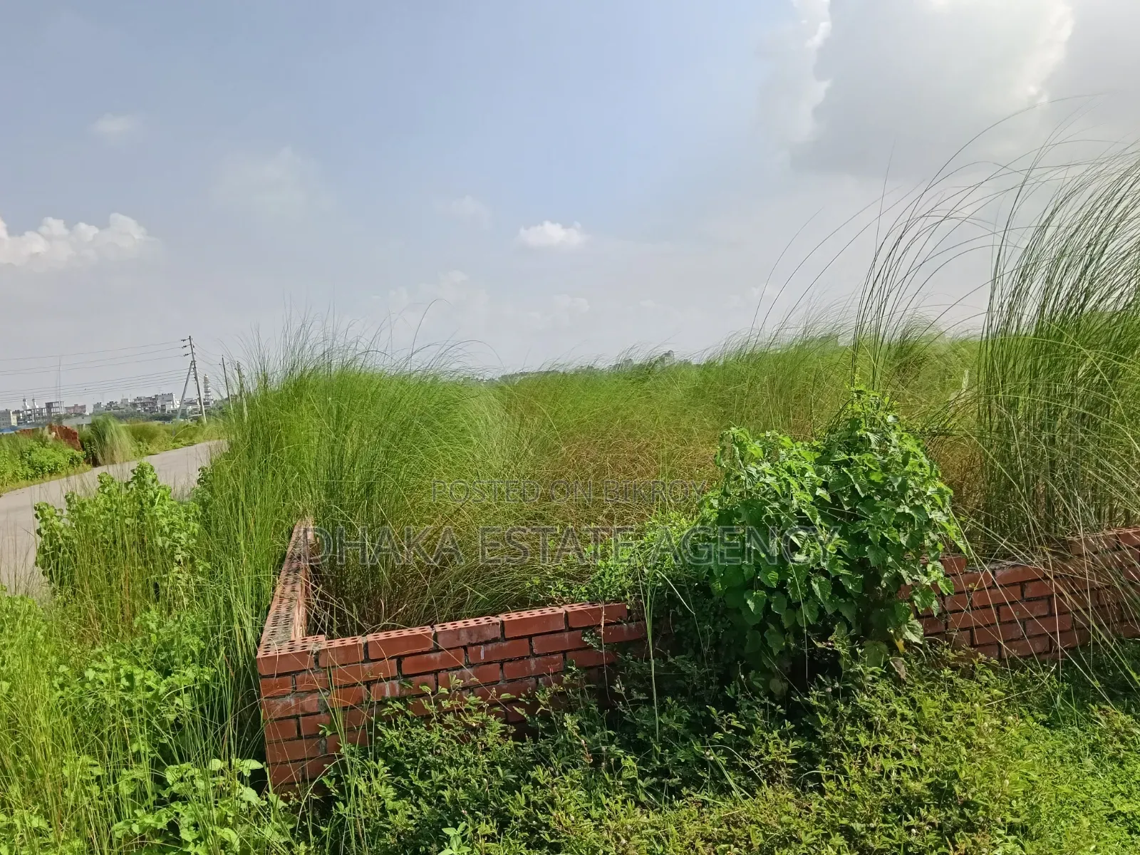 Block-N, South Face 4+4=8 Katha Plot Sale in Basundhara