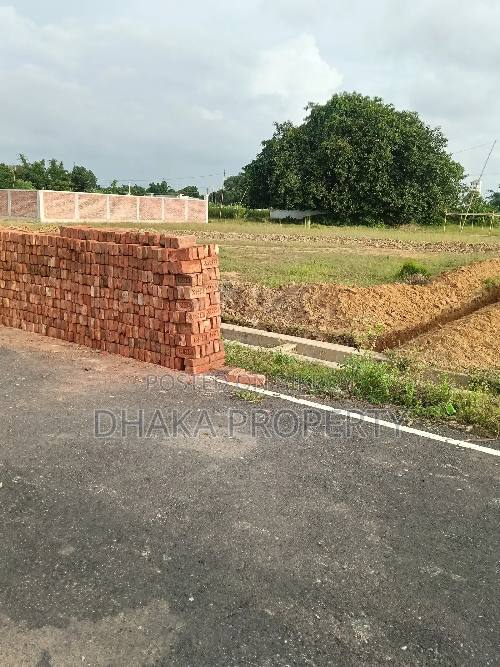 30ft Road 6 Katha Mosque North at Sector-28 in Purbachal