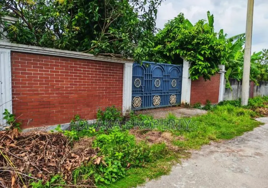 মেট্রোরেল দক্ষিণ স্টেশন ৩ কাঠা পূর্ব সেক্টর-১৭/ডি in Uttara