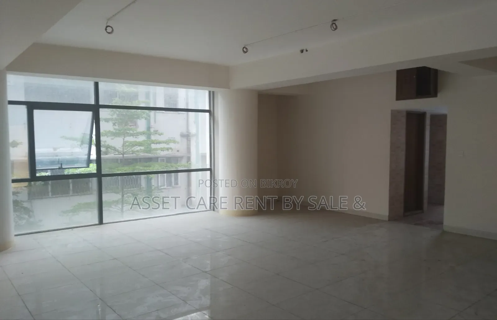 3710 SQF Commercial Speech Rent @ Gulshan-2 Circle in Gulshan
