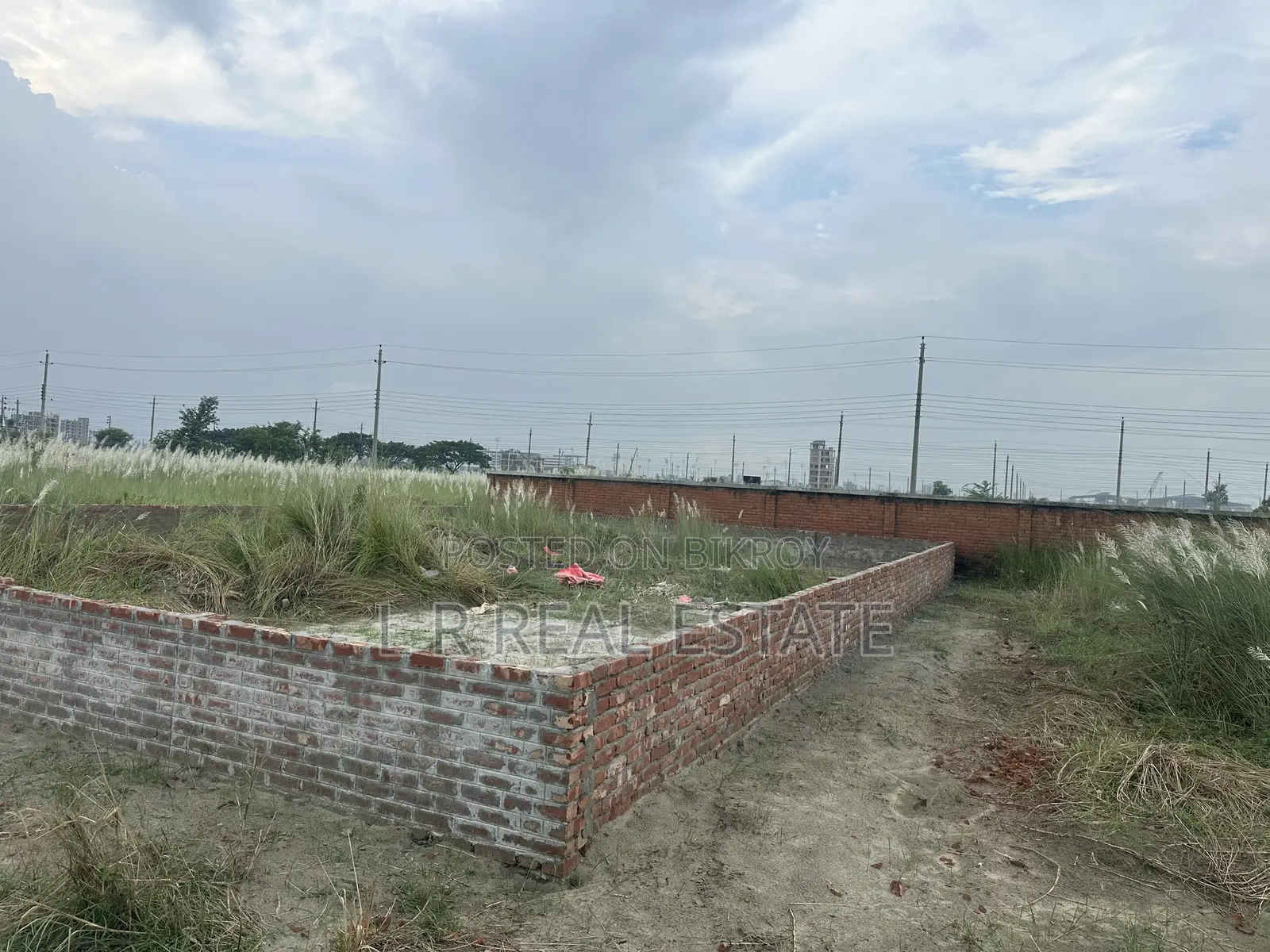 (3+3)=6 Katha, P-Block, Near Sports Complex, Bashundhara R/A in Basundhara