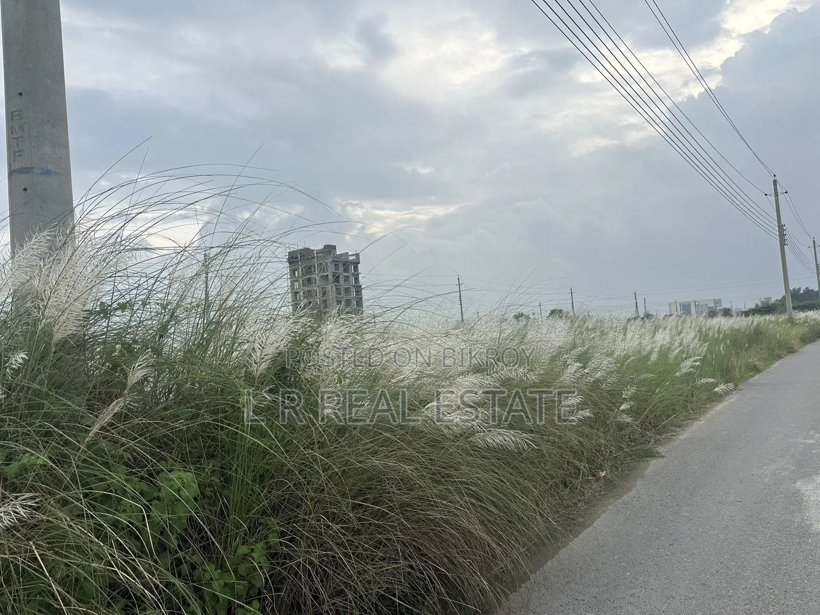 (3+3)=6 Katha, P-Block, Near Sports Complex, Bashundhara R/A in Basundhara