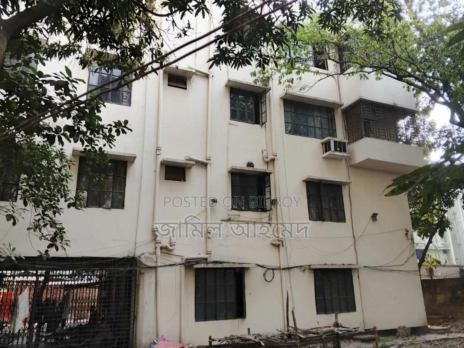 18-Bedroom Block of Flats in Shantinagar for sale in Shantinagar