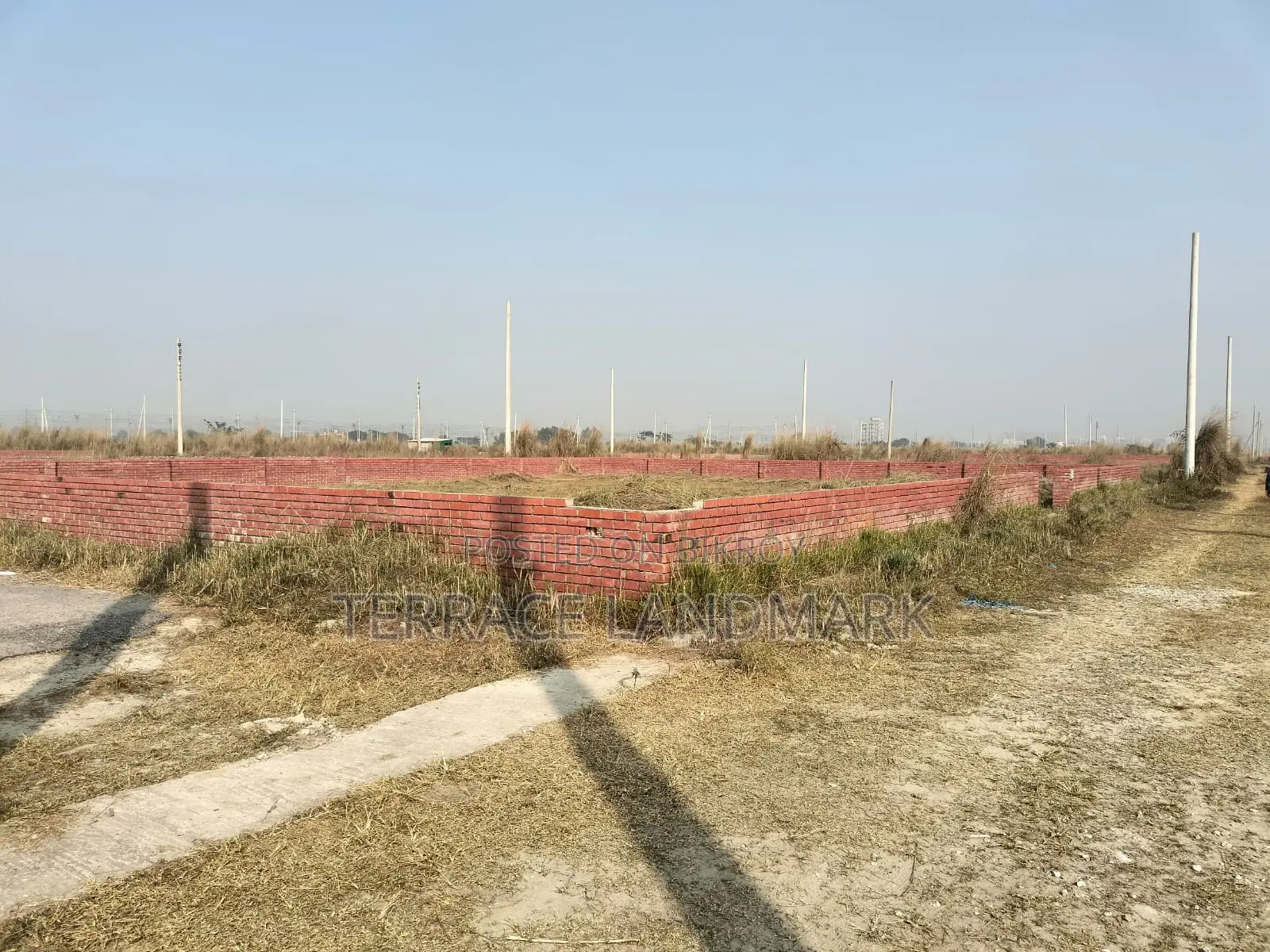 12 Katha Plot in Bashundhara ->>corner in Basundhara