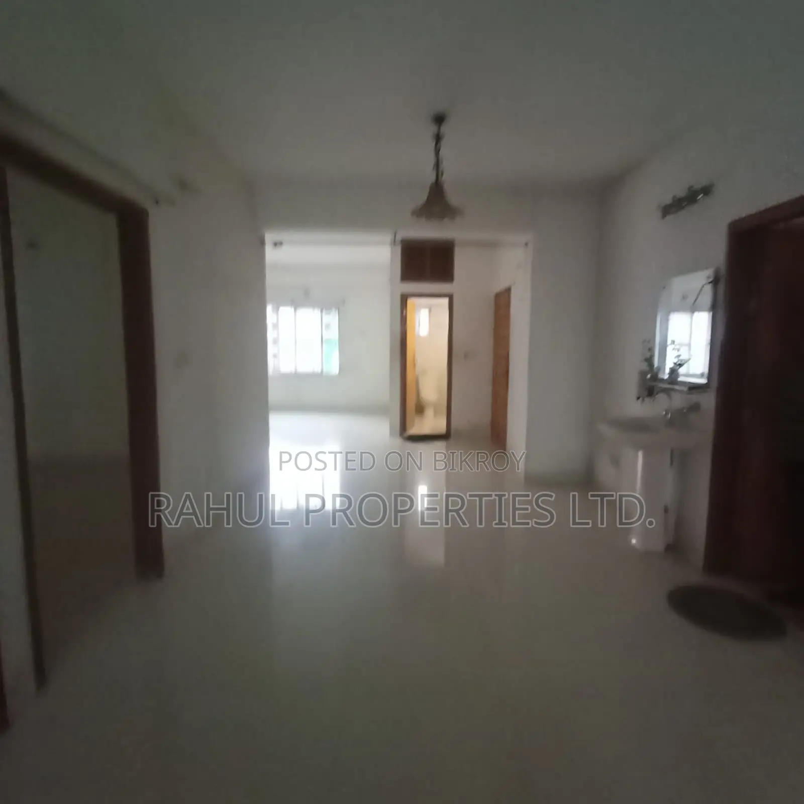 3 Bedroom Apartment in Rowshan Monzil, Basundhara for Sale in Basundhara