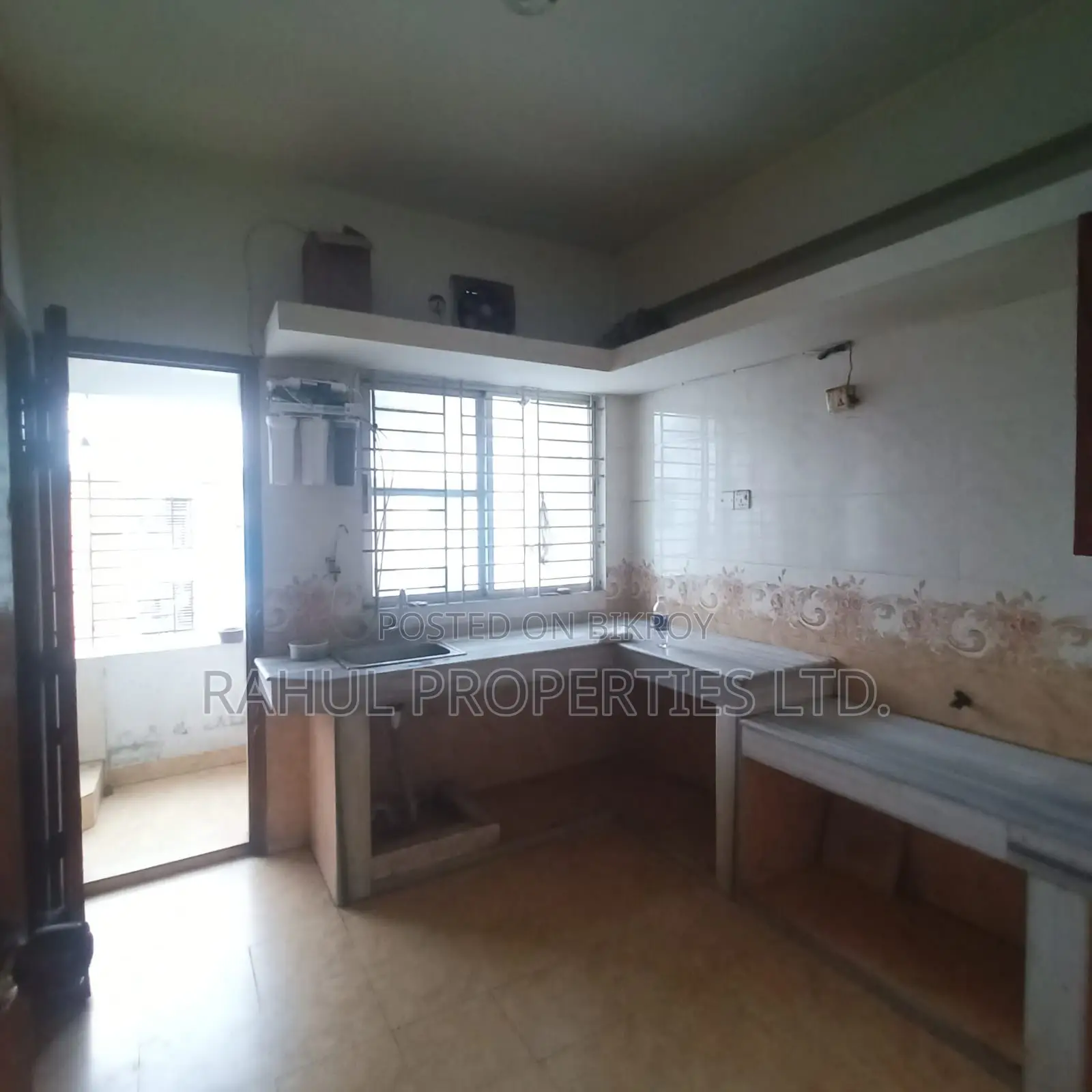 3 Bedroom Apartment in Rowshan Monzil, Basundhara for Sale in Basundhara