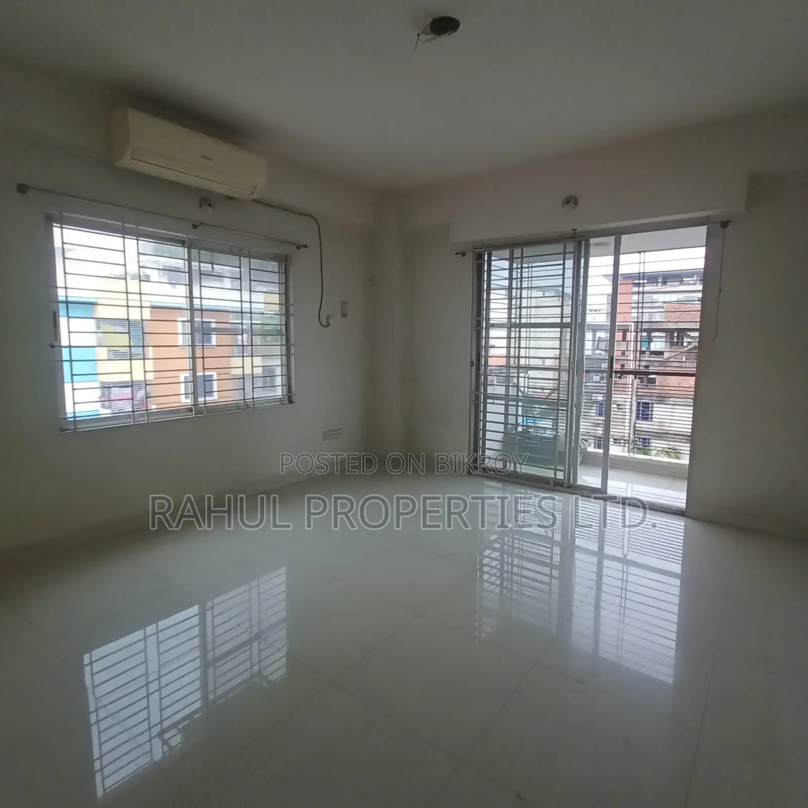 3 Bedroom Apartment in Rowshan Monzil, Basundhara for Sale in Basundhara