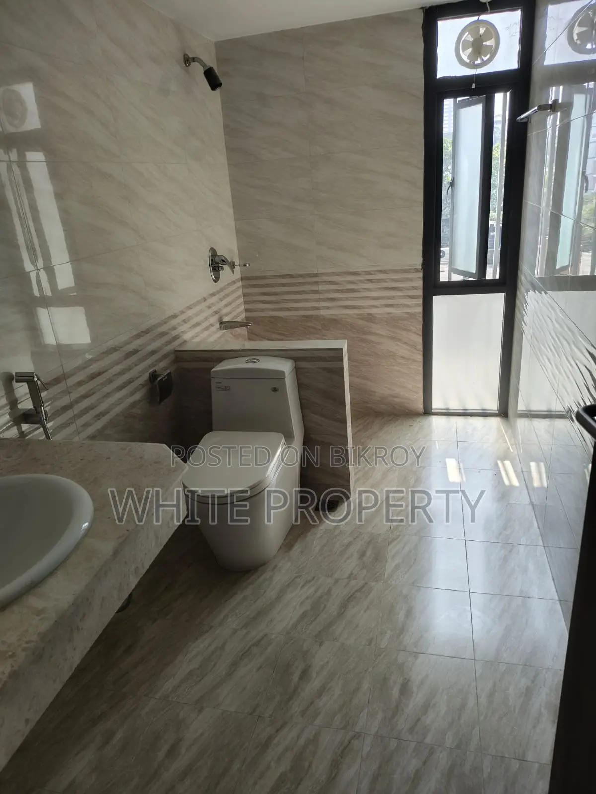 4bdrm Apartment in White Property, Gulshan for Rent in Gulshan