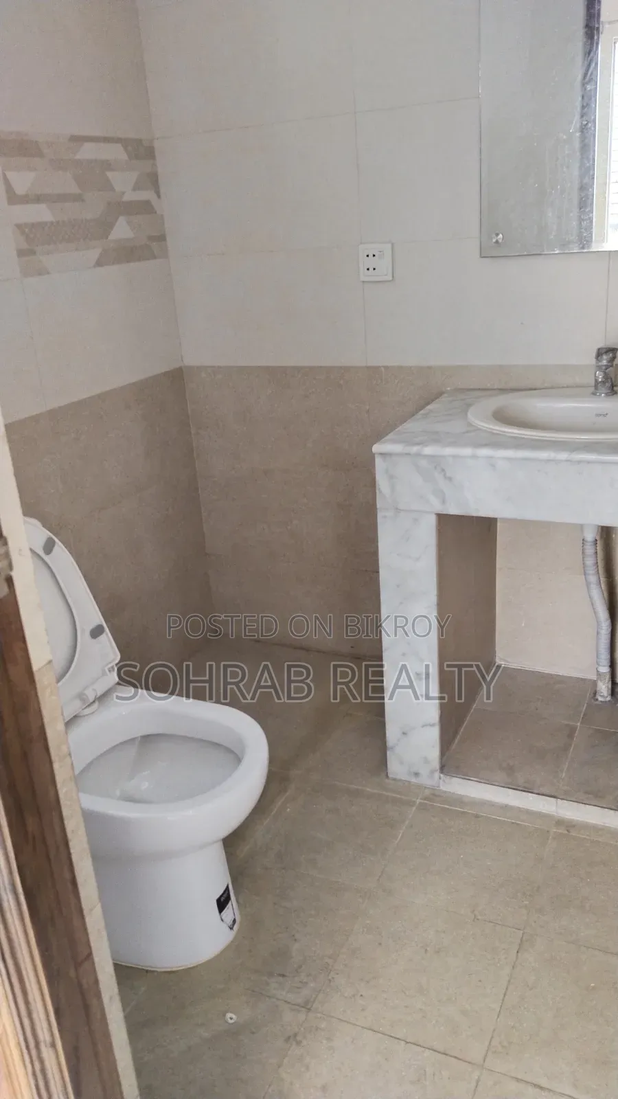 4bdrm Apartment in Sohrab Realty, Uttara for Sale in Uttara
