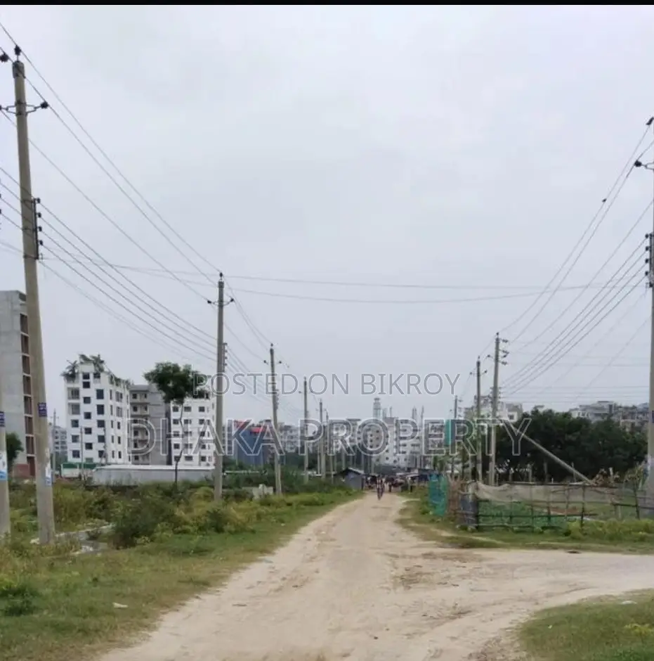 30ft Road 3 Katha Lake East at Sector-15/A in Uttara