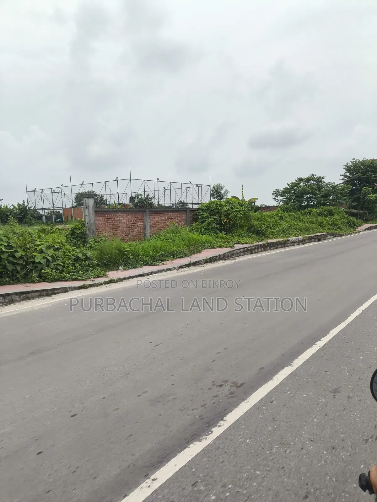 Lake View South-Facing 8 Katha Plot Urgent Sale in Sector 25, Purbachal in Purbachal