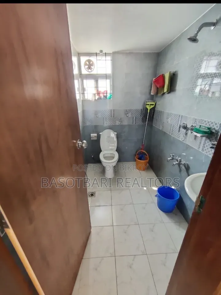 3bdrm Apartment in Basabo for Sale in Basabo
