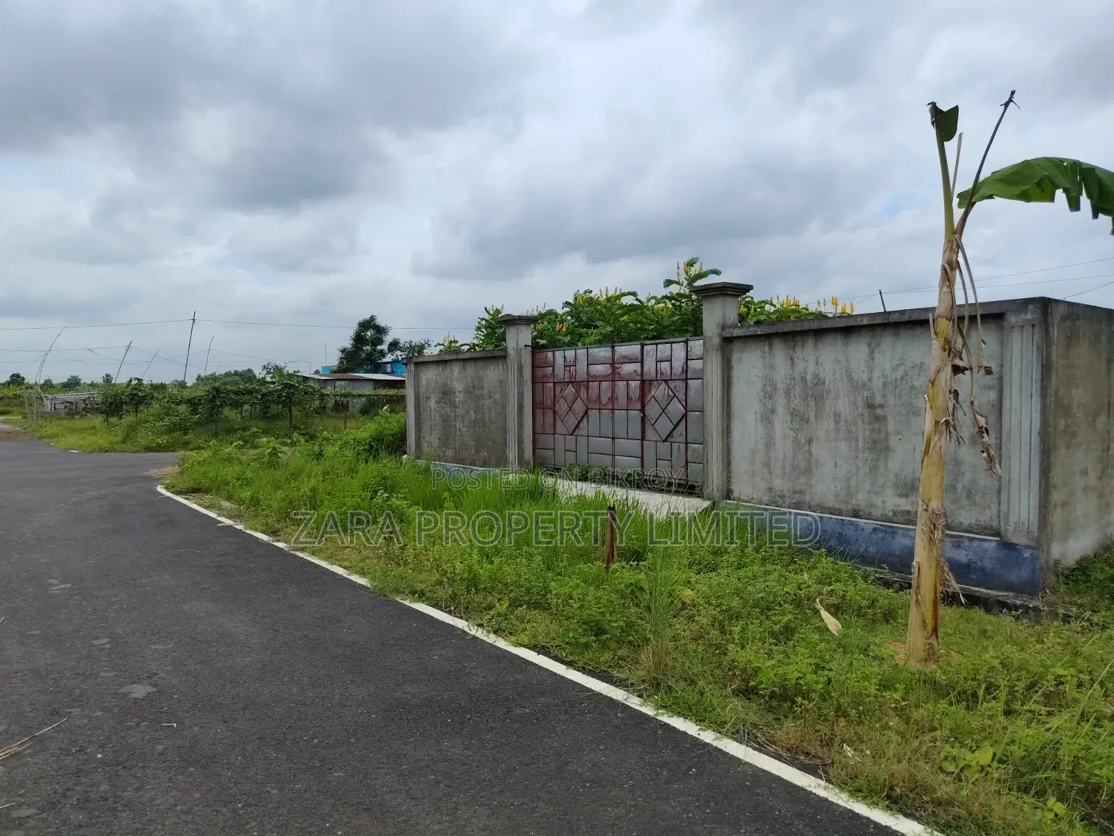 দক্ষিণ পূর্ব কর্নার ৩ কাঠা ১৫ নং সেক্টরে in Purbachal