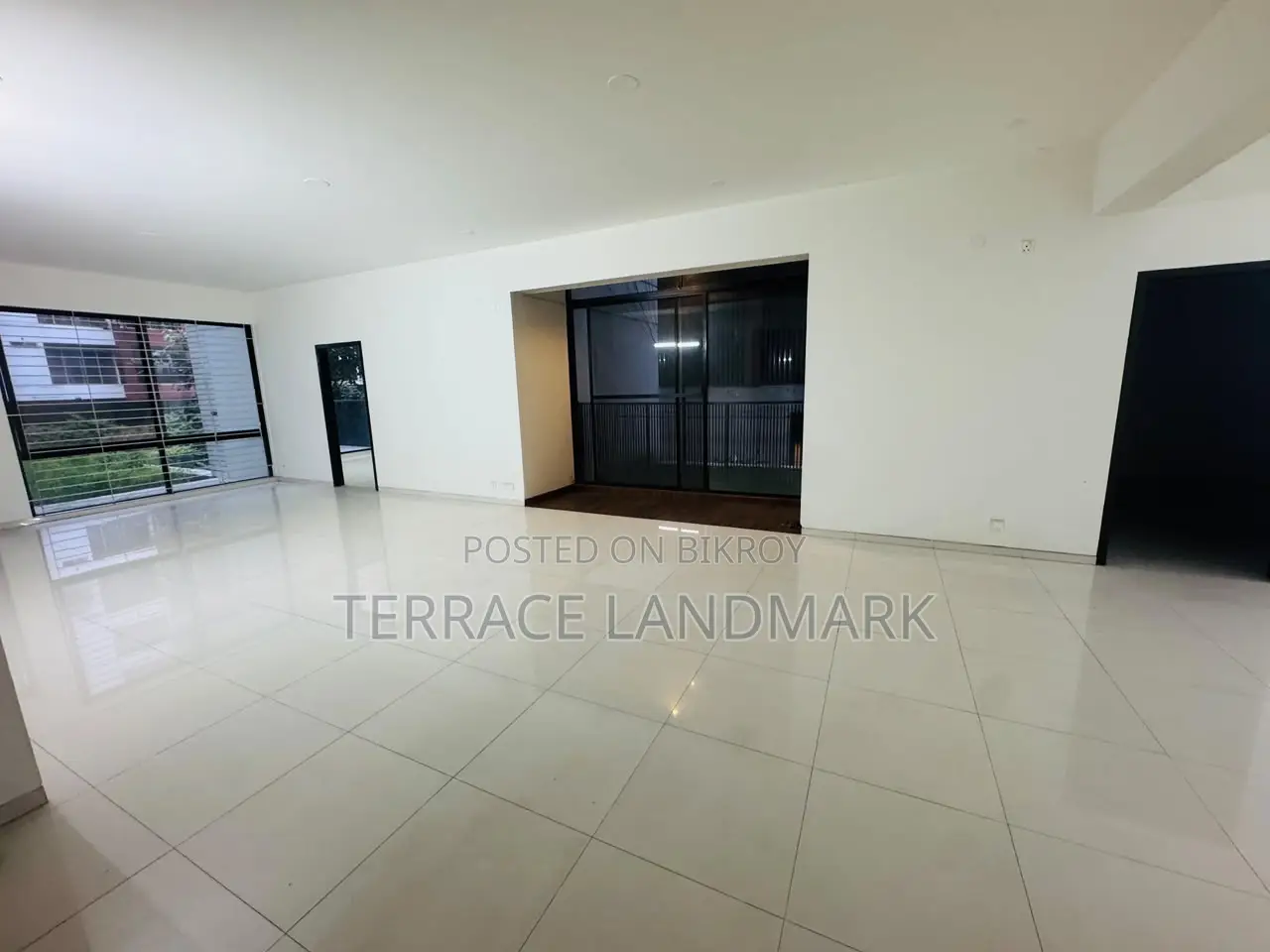 4bdrm Apartment in Basundhara for Sale in Basundhara