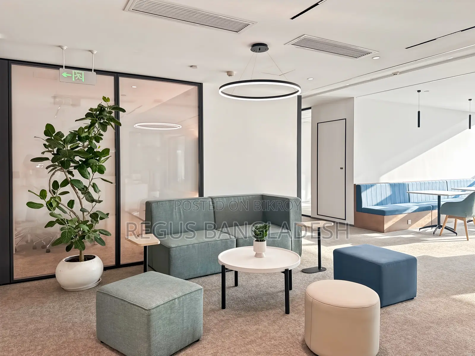 Find a Dedicated Desk in Regus, Crystal Palace in Gulshan