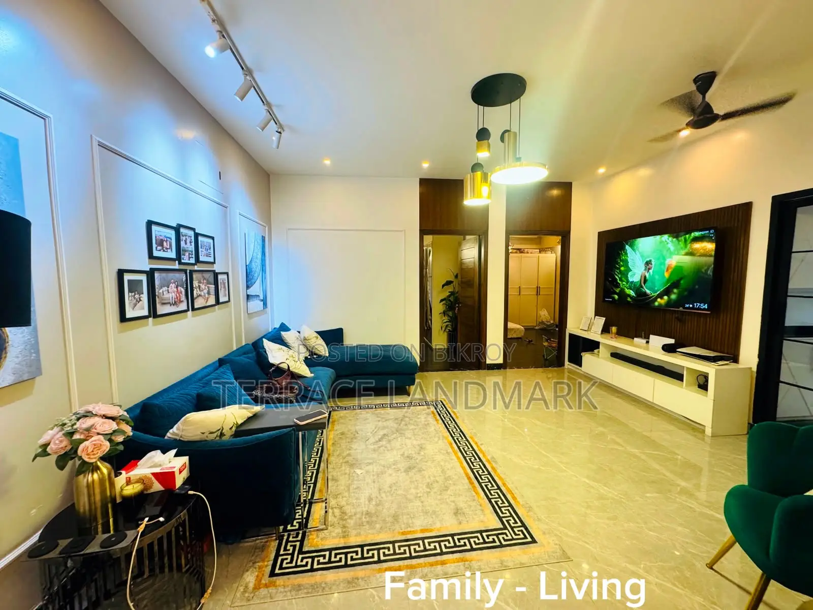 Furnished 4-Bedroom Apartment in Baridhara for sale in Baridhara