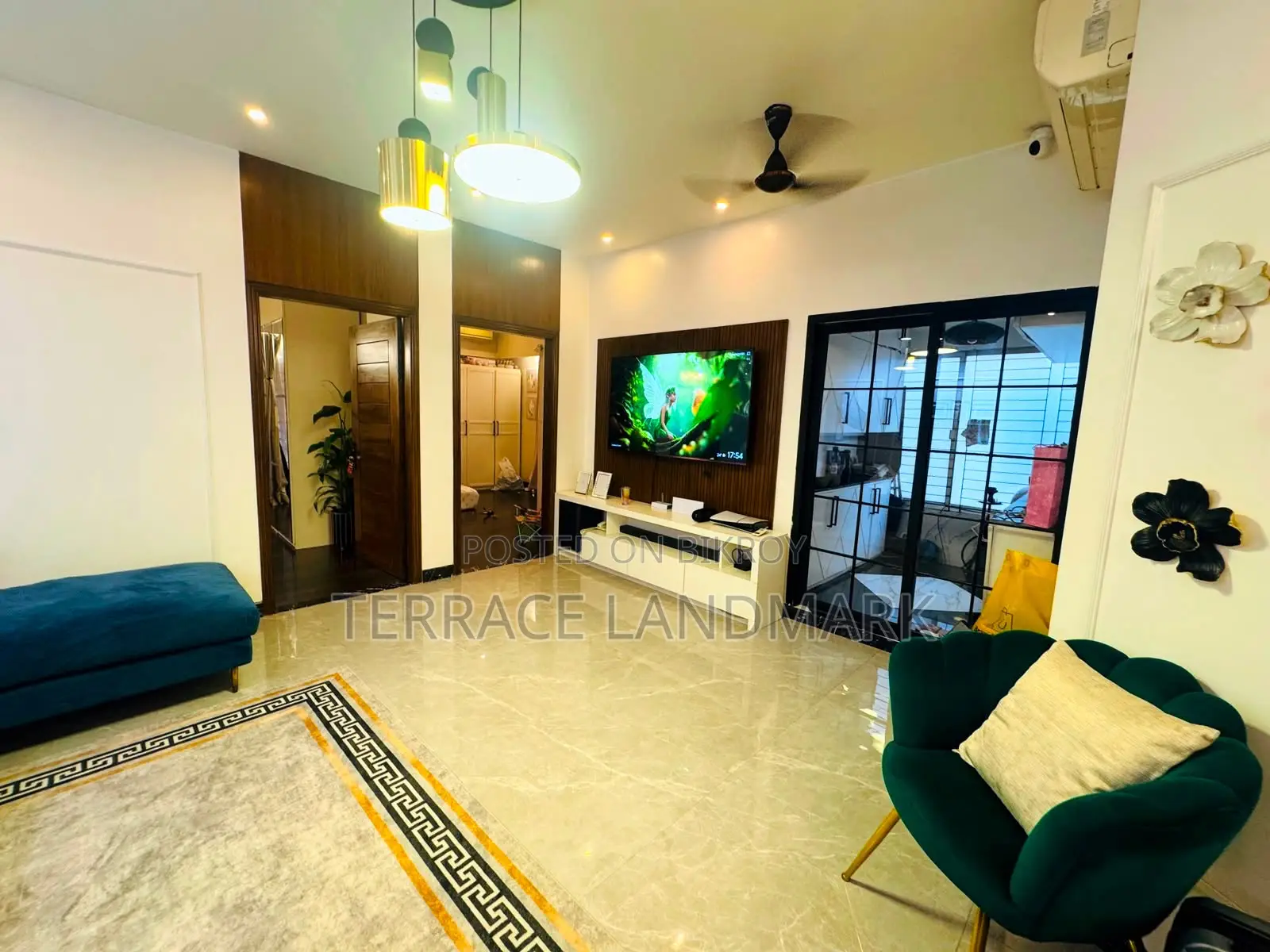 Furnished 4-Bedroom Apartment in Baridhara for sale in Baridhara