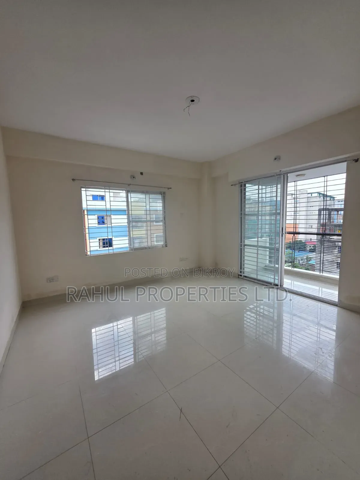 3-Bedroom Apartment in Rowshan Monzil, Basundhara for Sale in Basundhara
