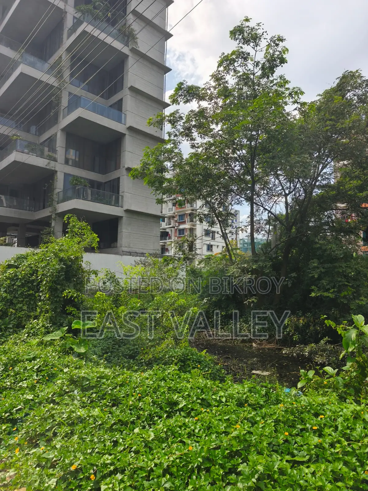 L Block 500 Serial 3+3=6 Katha Plot Sale in Basundhara