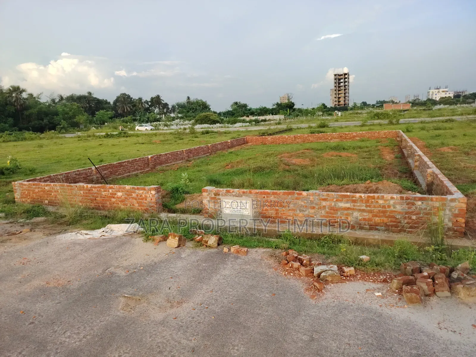 Low price corner 3 katha in sector 28 in Purbachal